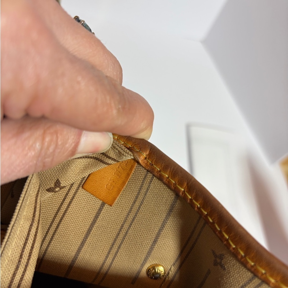 AUTHENTIC Louis Vuitton Monogram MM Neverfull - Picture 13 of 13
